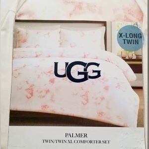 Comfy UGG Comforter 💘☁️ BABY PINK AND WHITE